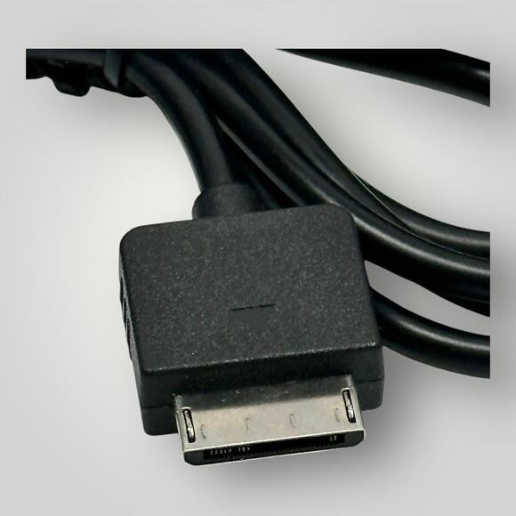 PSP GO Charging and Data USB Cable - Picture 2 of 2